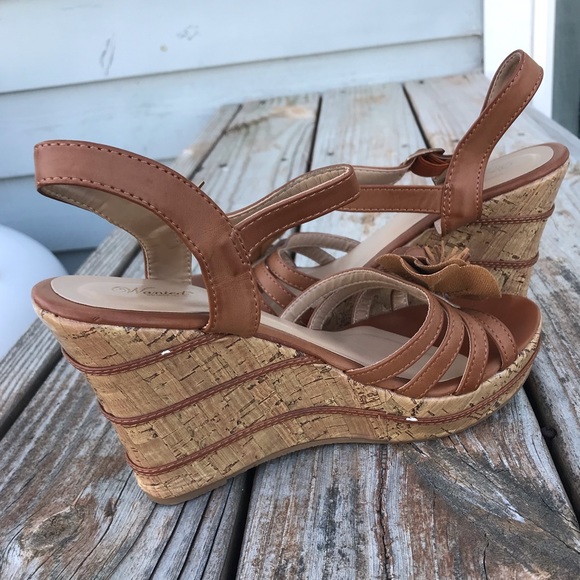 Wanted Darla wedges women’s 7.5 - Picture 3 of 5